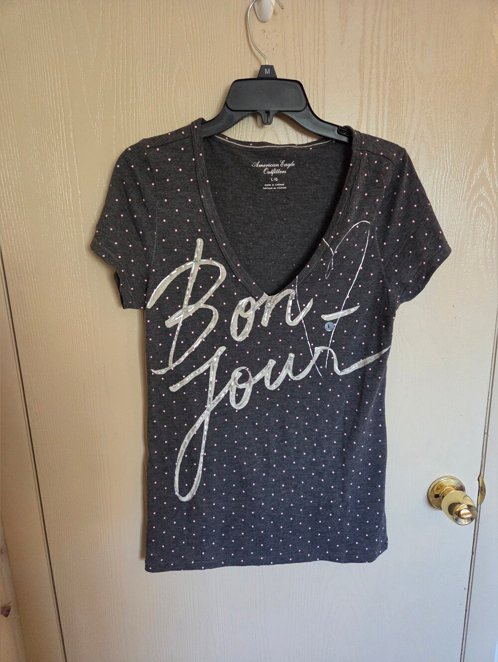 American Eagle Y2K V Neck Graphic Tee Gray And Pink Polka Dots Womens Size L NWT